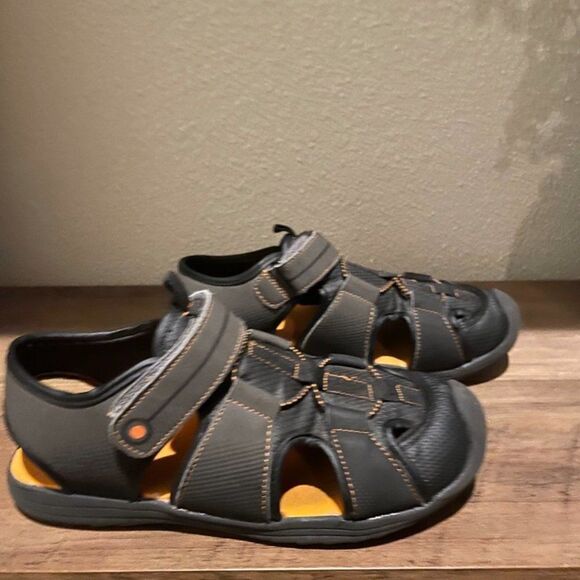 Children's Place Black Boy Sandals Size 3 - Picture 1 of 5